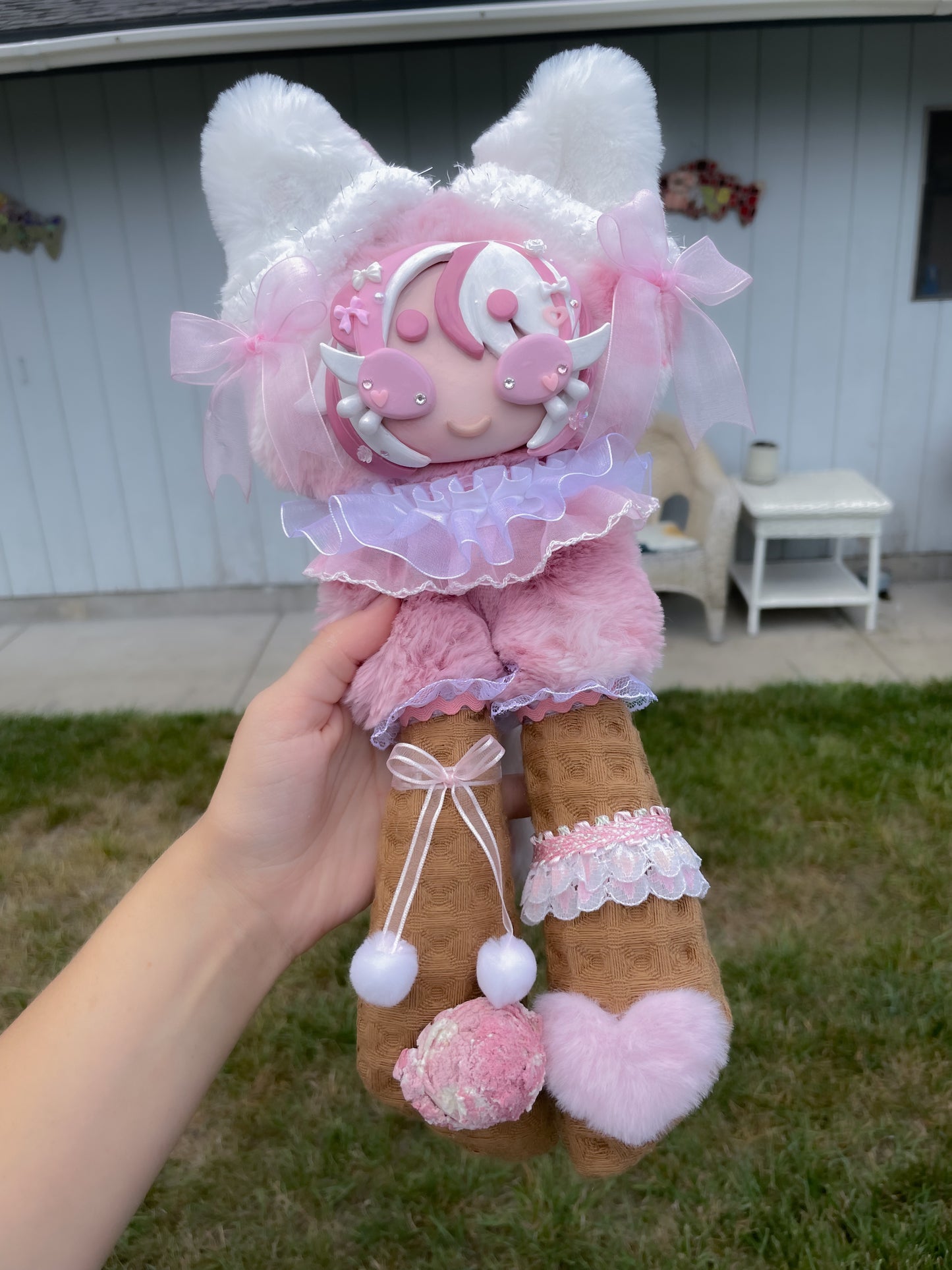 Swirl the Strawberry Swirl Cat