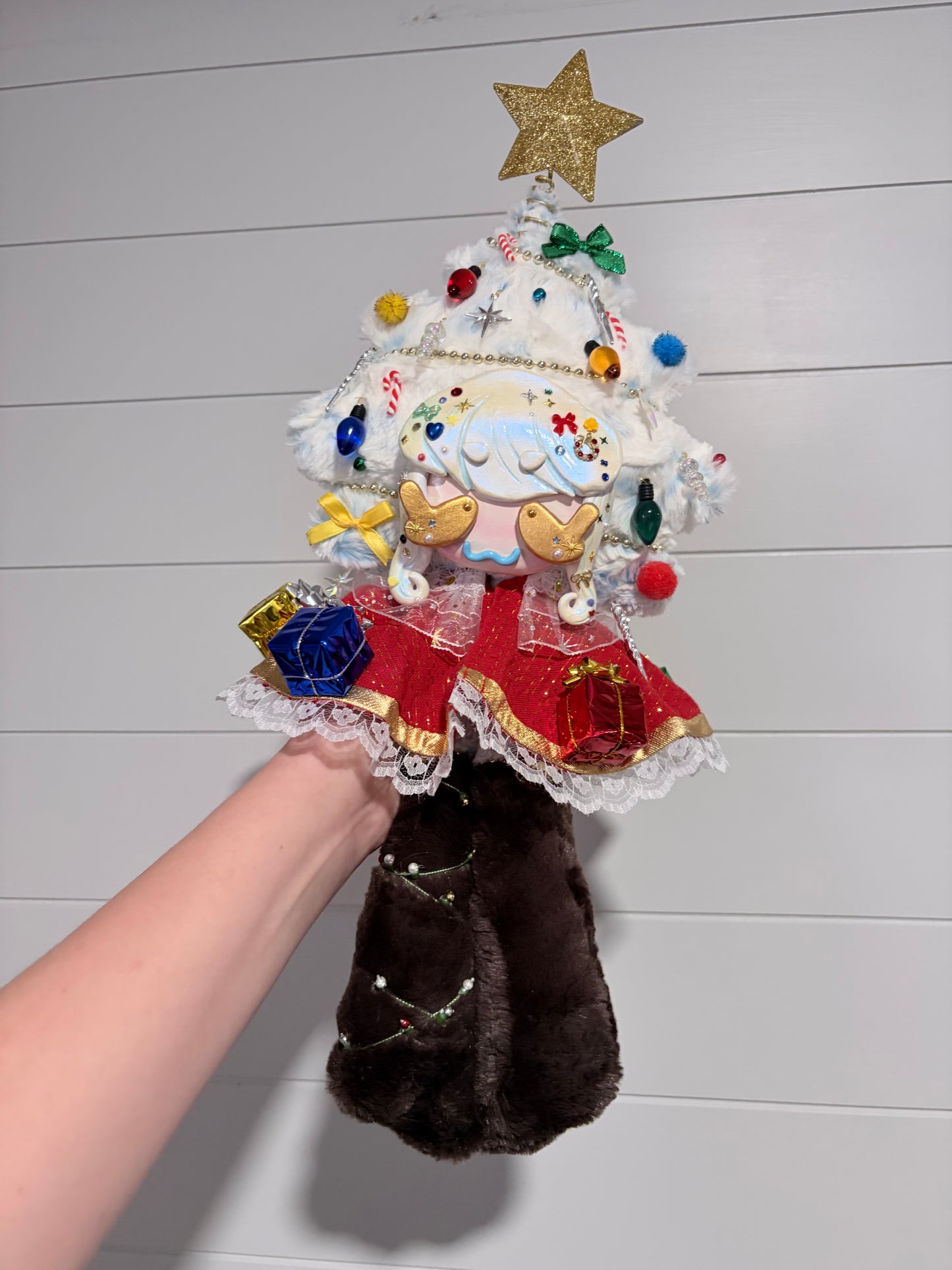 Holly the Nostalgic Christmas Tree